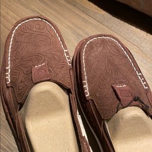 Brand New with tags Ariat Cruiser.